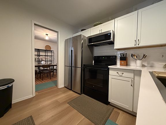 2nd image of 2213 N Crossover Rd #1