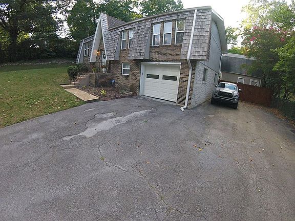 3rd image of 4901 Marlow Dr