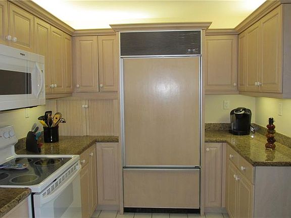 4th image of 1080 W Peppertree Ln APT 301A