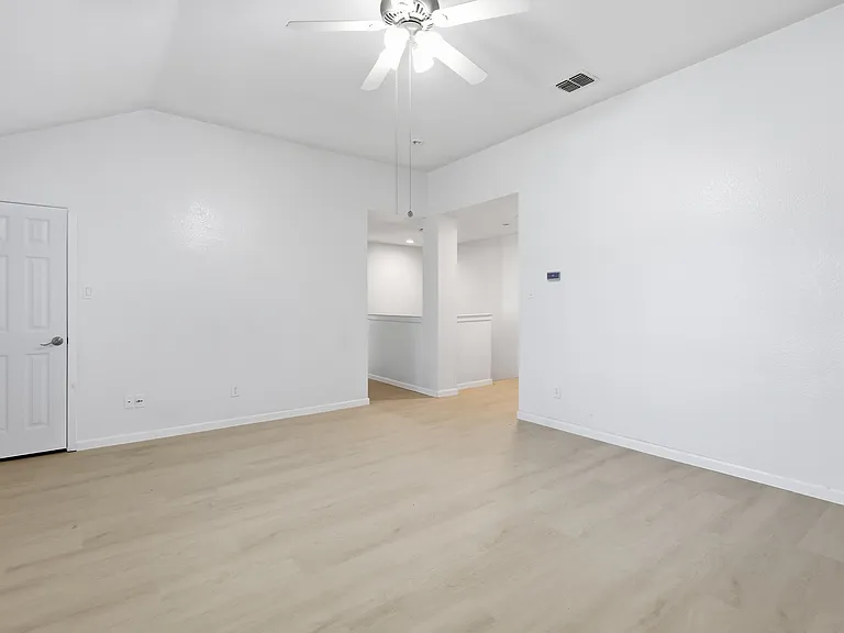 417 Niagara Falls Dr — Photo 25