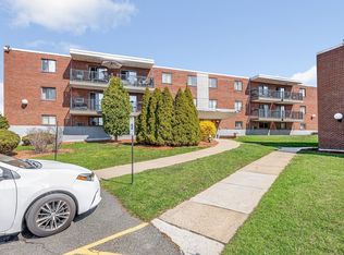 300 Governors Dr APT 21, Winthrop, MA 02152