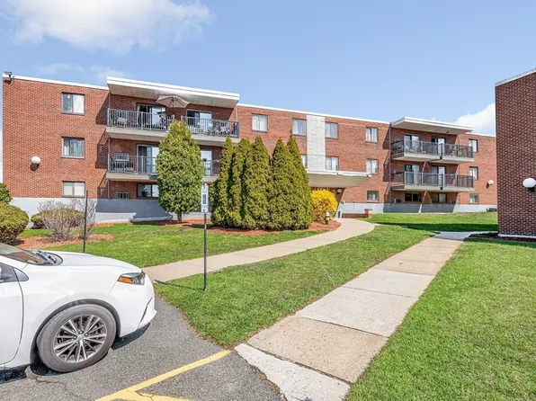 300 Governors Dr APT 21, Winthrop, MA 02152