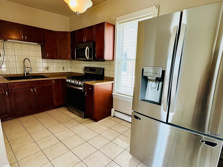84 Williams Ave — Photo 17