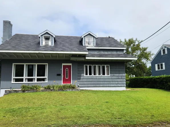 11 Middle Street, Millinocket, ME 04462