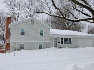 9810 England Dr, Shawnee Mission, KS 66212