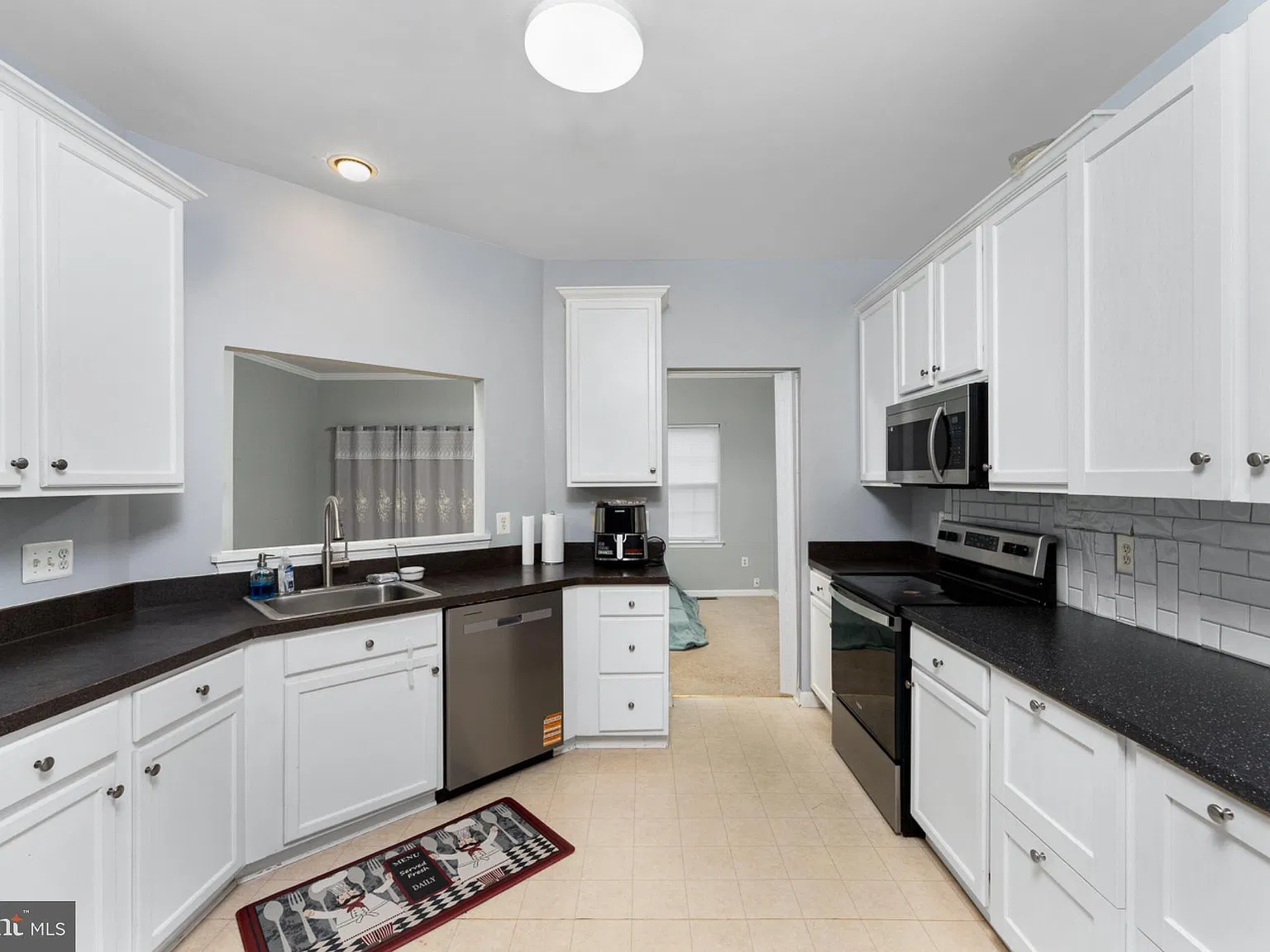 4 bed, 3.5 bath, 2136 sqft, $2,950 — Photo 4