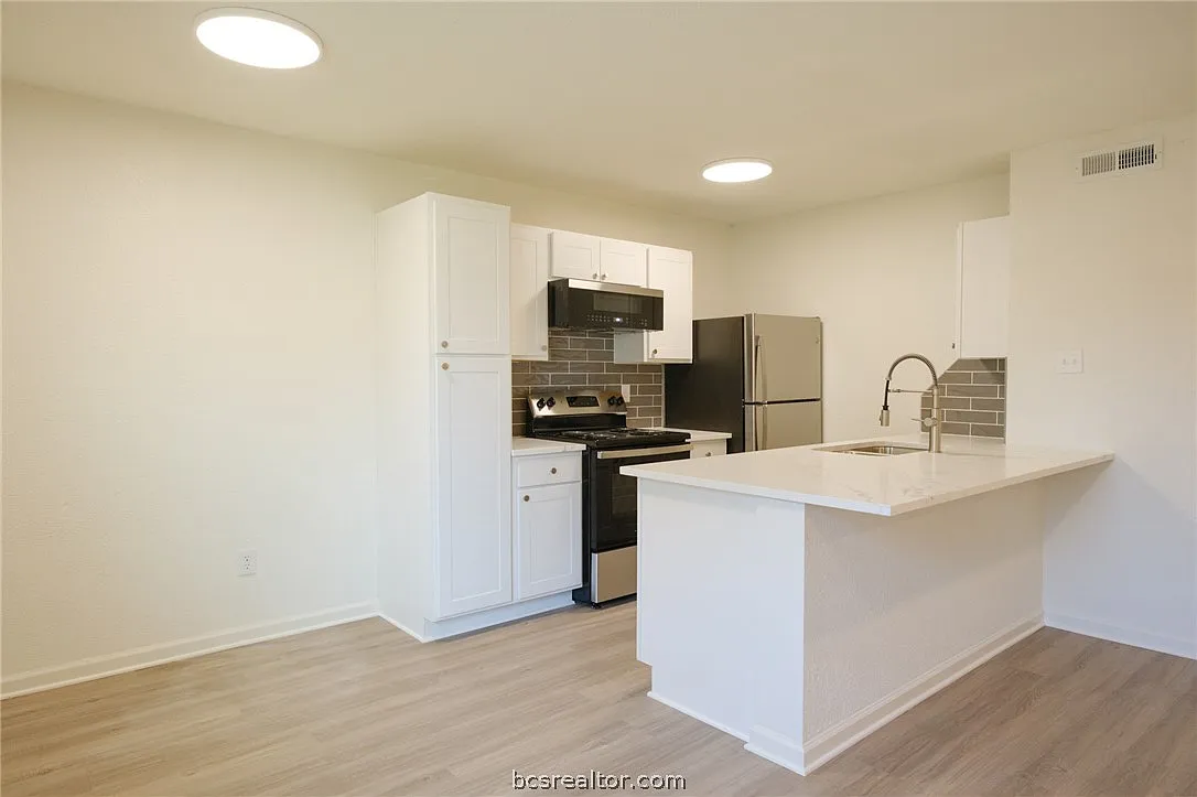2 bed, 798 sqft, $995 — Photo 4