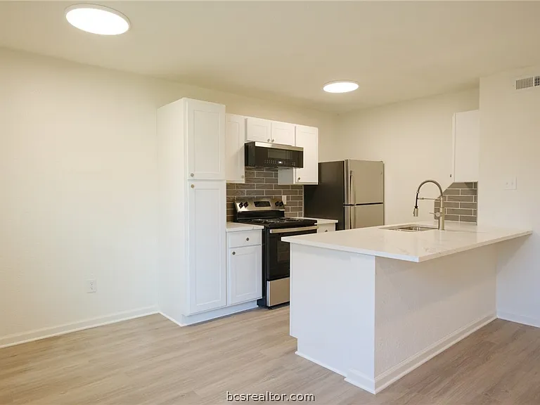 1500 Alpine Cir #A — Photo 4