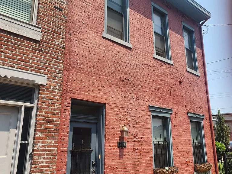618 Lockhart St — Photo 1