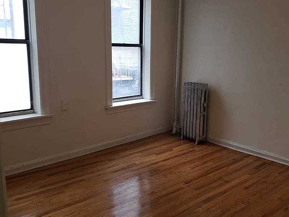 5th image of 225 Parkside Ave APT 2O