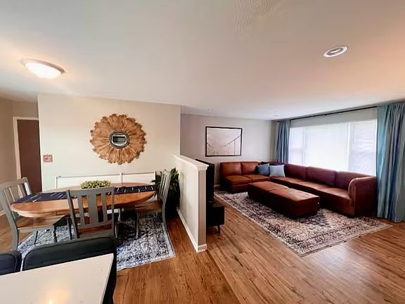 4th image of 2818 S Ohio St