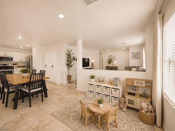 5th image of 1125 Cathedral Ridge St