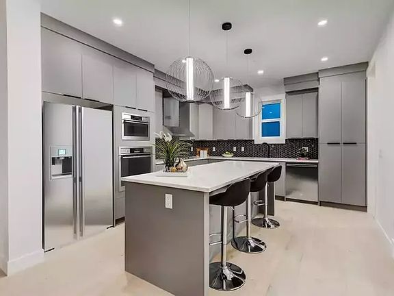 4th image of 553 20th St NW #553