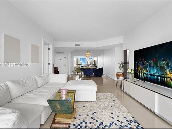 3rd image of 1000 W Island Blvd APT 2508