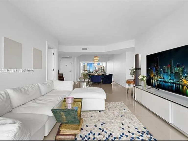 1000 W Island Blvd #2508 — Photo 3