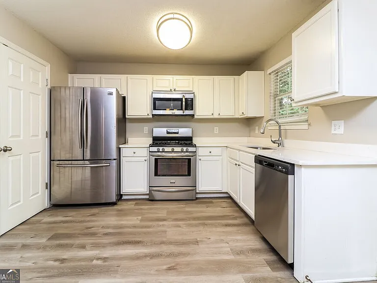2860 Highland Hill Pkwy — Photo 10