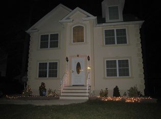 24 Vernam St, Iselin, NJ 08830