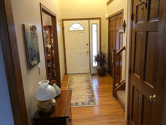 2nd image of 725 Justin Ct
