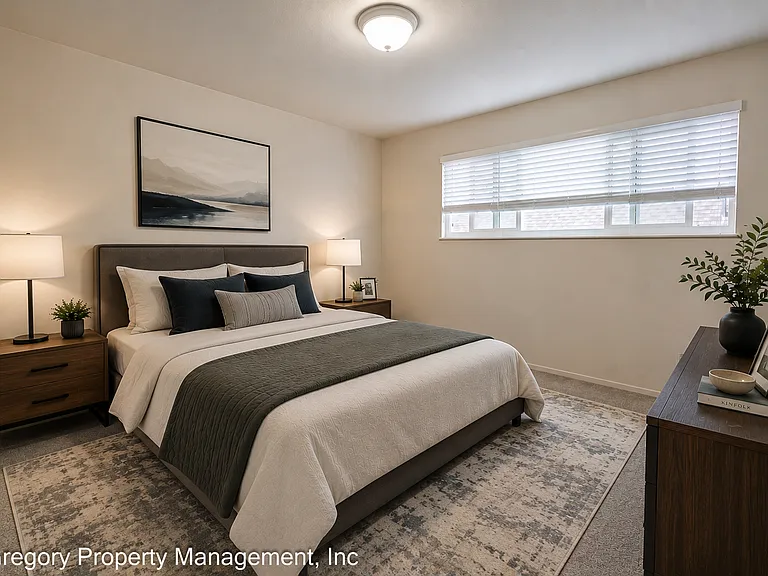 1238 Regent — Photo 7
