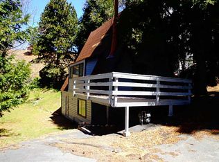 30903 Live Oak Dr, Running Springs, CA 92382