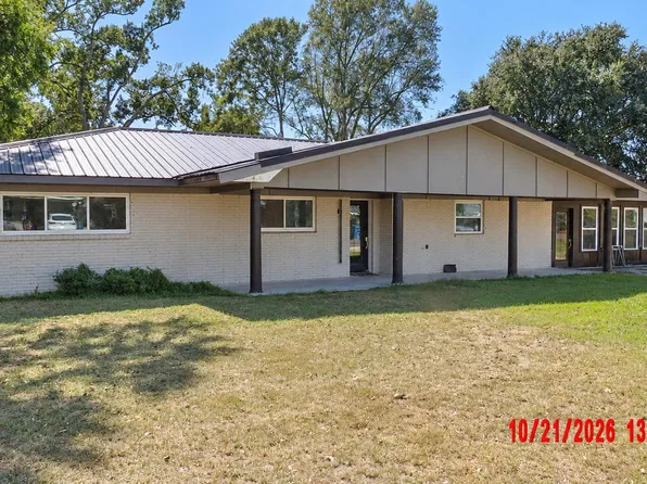 611 Ledoux St, Jennings, LA 70546