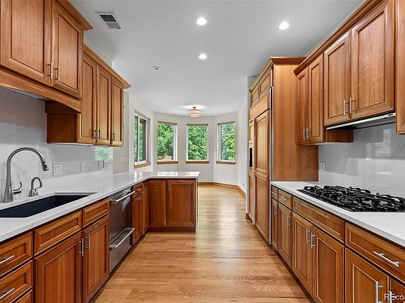 4th image of 3240 Iris Court