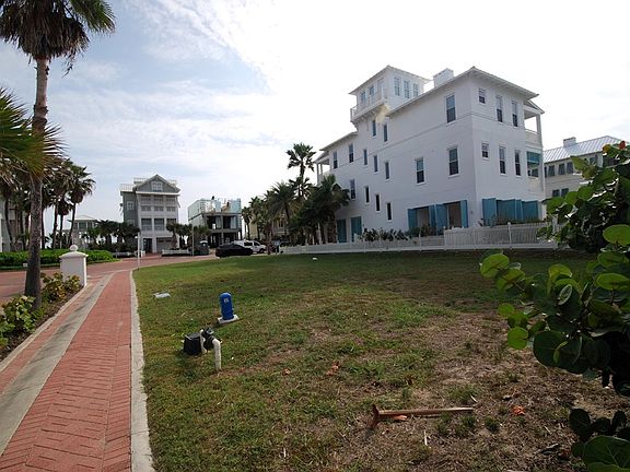 5th image of 8243 Breakers Blvd