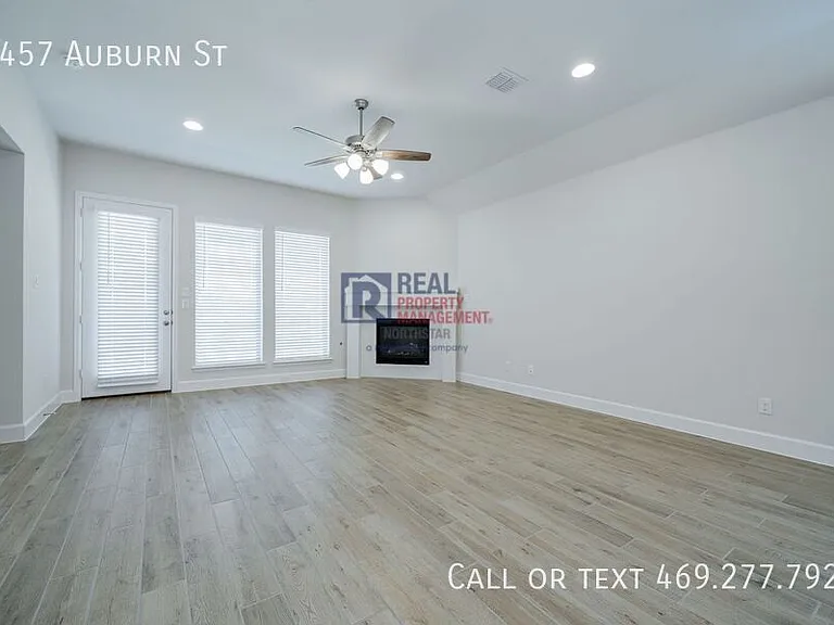 2457 Auburn St — Photo 16