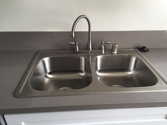 5th image of 18000 Burbank Blvd #6