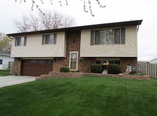 3083 Woodbine St, Portage, IN 46368