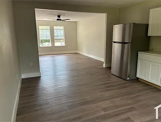 2 bed, 1300 sqft, $1,000 — Photo 3