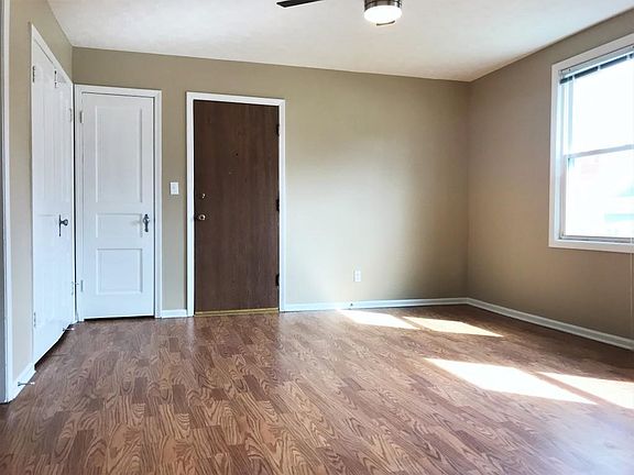 2nd image of 3160 Davenport St #117