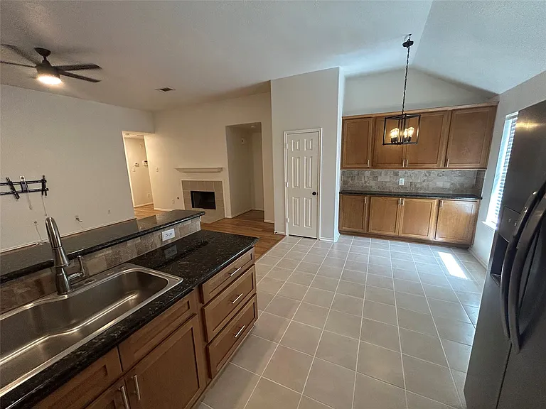 5523 Autumn Ash Ln — Photo 9