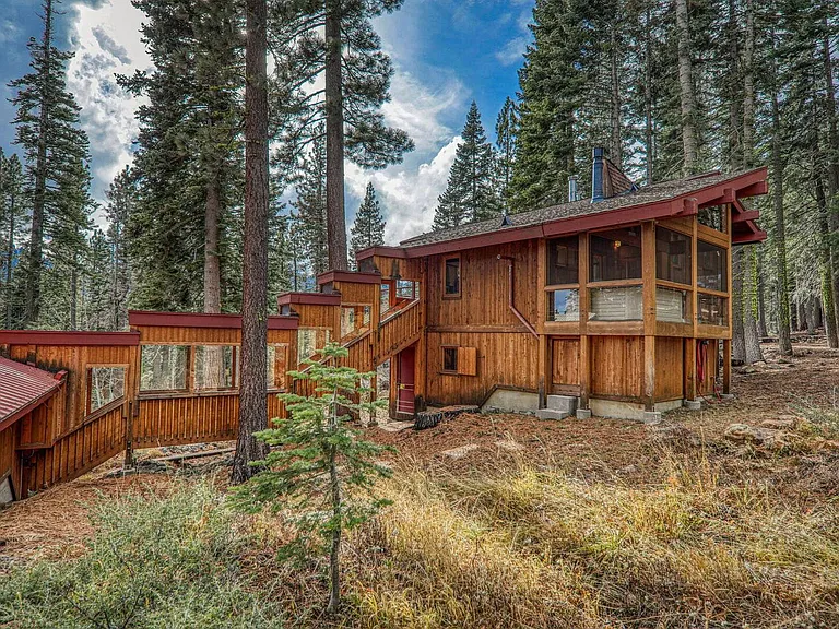 4040 Zermatt Rd — Photo 30