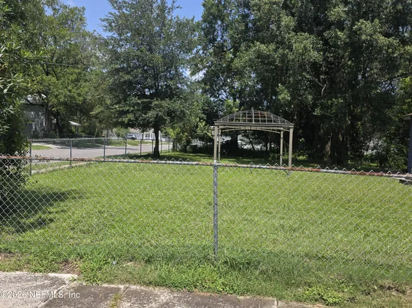 1563 1ST Street W, Jacksonville, FL 32209