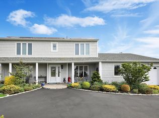 3 Shore Dr N, Copiague, NY 11726