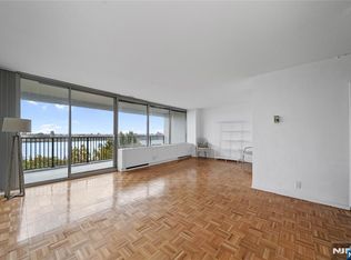 5 Horizon Rd APT 412, Fort Lee, NJ 07024