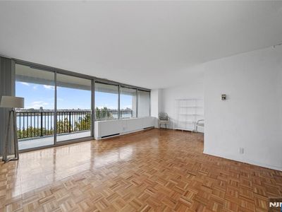 5 Horizon Rd APT 412, Fort Lee, NJ, 07024