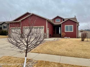 3122 Cody Dr, Dickinson, ND 58601