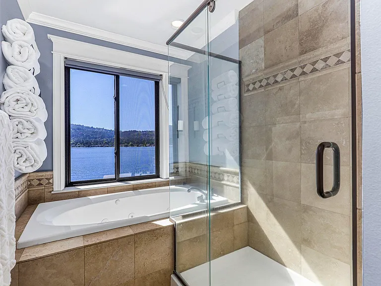 4013 E Lake Sammamish Shore Ln SE — Photo 9