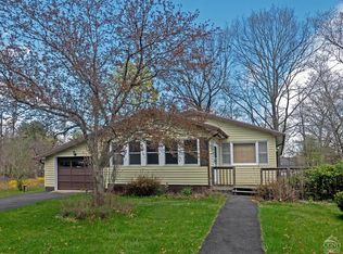 12 Baxter Rd, Elizaville, NY 12523