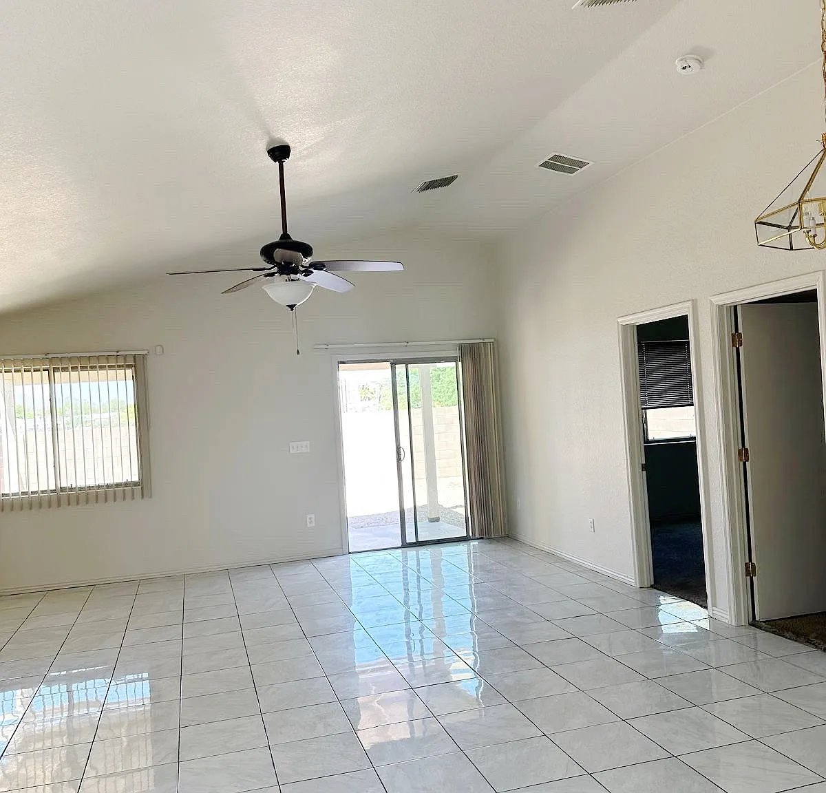 3 bed, 1145 sqft, $1,750 — Photo 2