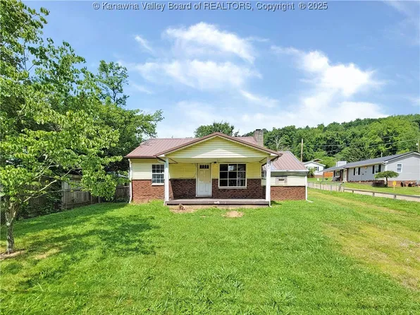 5247 Doc Bailey Rd, Cross Lanes, WV 25313