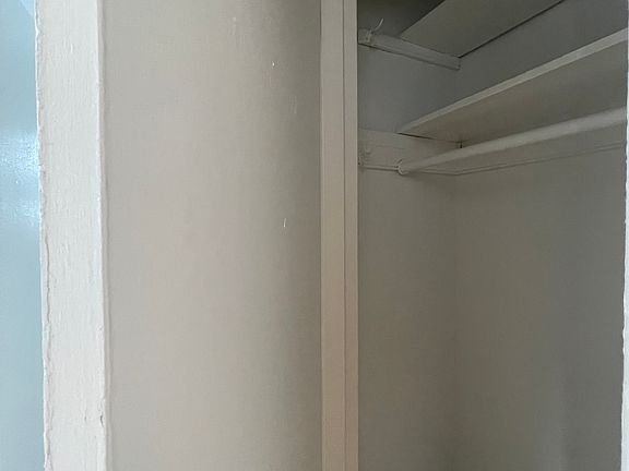 5th image of 6241 Broadway APT 23C