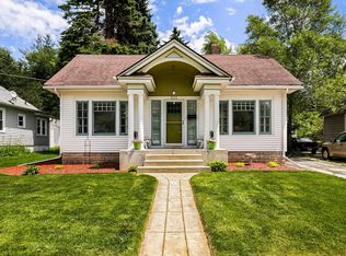 833 Cedar Ave, Elgin, IL 60120