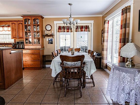 3rd image of 343 Estey Rd