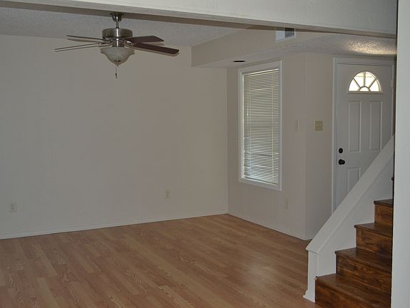 4th image of 309 S Avenue S #A