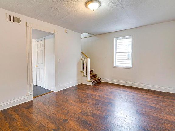 3rd image of 513 Warnock St #2