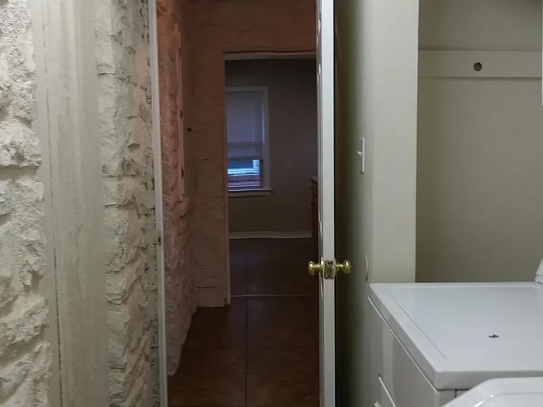 1417 E 37th Pl — Photo 17