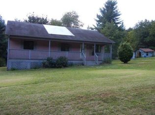 7011 Bakers Mountain Rd, Hickory, NC 28602